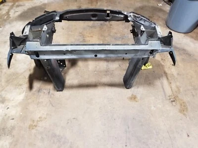 Опора радиатора в сборе 2004 2005 2006 Pontiac GTO 92508807 передний вырез #88 - Изображение 1 из 4