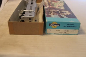 HO Scale Athearn RDC-1 Locomotive Santa Fe Coach Loco, Silver, 2171 RB Drive - Picture 1 of 3