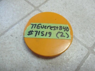 De colección 77 Ski Doo Everest 340 Moto de Nieve Capucha Agujero Enchufe 2 76? TNT? 440 ? Foto 1 de 4