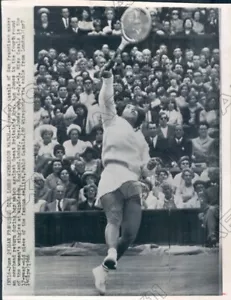 1966 Wimbledon England Rosmarin Casals Made Overhead Rückkehr des Balls Presse Foto - Bild 1 von 2