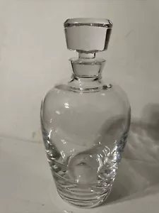 Wedgwood Barbara Barry Tenda Chiamata Cristallo Decanter 9,5"H Usato in ottime condizioni - Foto 1 di 19