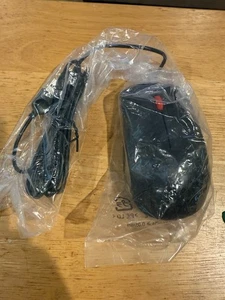 Lenovo Wired USB Optical Mouse 1PSM50L24505 (Model MOJUUO) FRU: 00PH133 REV: V02 - Picture 1 of 6