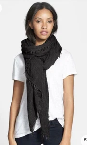 Sciarpa avvolgente coperta con frange nere collezione 18 nuova con etichetta $36 - Foto 1 di 4