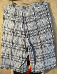 VANS men’s multi-color plaid shorts 32 pockets - Picture 1 of 7