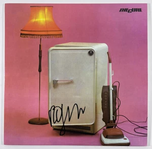 ÁLBUM DE VINILO ROBERT SMITH FIRMADO AUTÓGRAFO THE CURE THREE IMAGINARY BOYS BAJO CERTIFICADO DE AUTENTICIDAD - Imagen 1 de 3