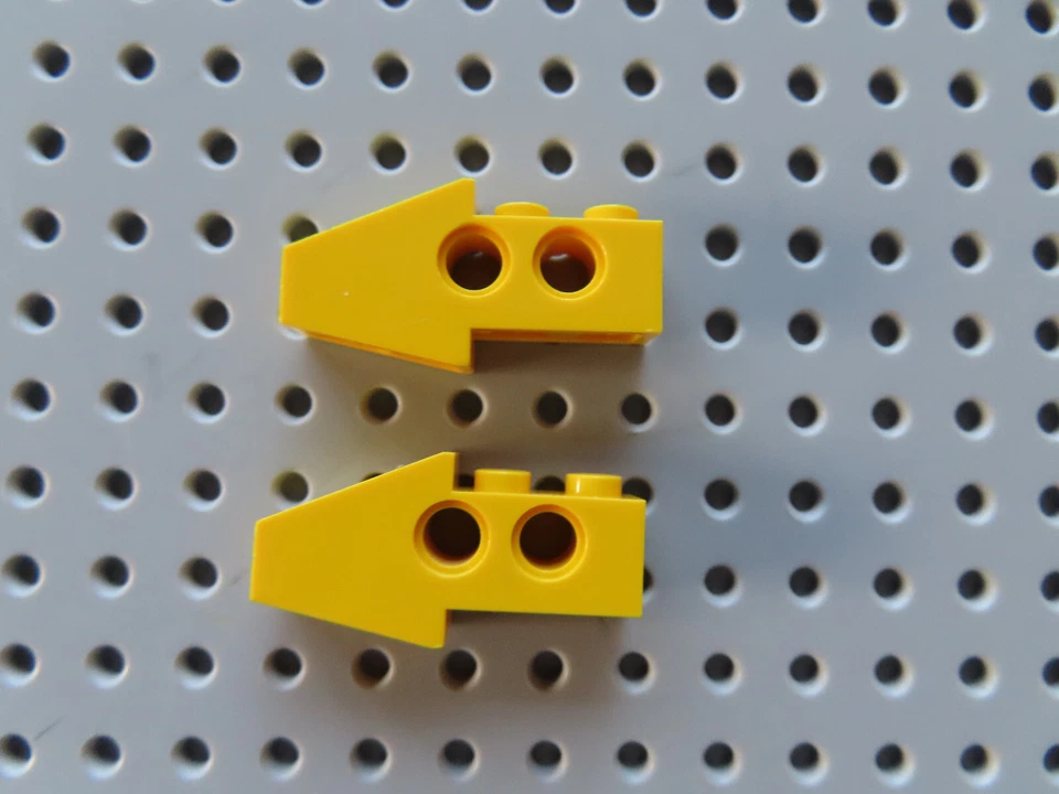 LEGO 2 x Technic Stein 2743 gelb schräg spitz Lochbalken 2 Löcher 8277 8457 8855 - Bild 1 von 1