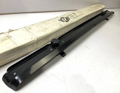 Canal de cabezal de parabrisas Rampage 901007 para Wrangler JK 2007-2018 Foto 1 de 4