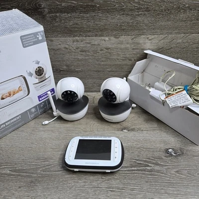 Monitor de bebé video digital Motorola MBP43/2 con 2 cámaras Foto 1 de 4