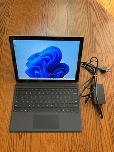 Microsoft Surface Pro 7/8GB RAM/256GB SSD/Touchscreen/Windows 11/Completamente (USATO) - Foto 1 di 6