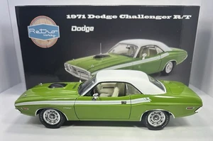 ACME 1/18 SCALE 1971 DODGE CHALLENGER R/T “RETRO EXCLUSIVE’RARE 250 MADE - Picture 1 of 12
