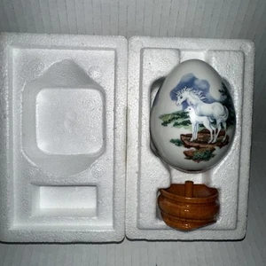 Princeton Gallery 1993 handgefertigtes dekoratives Einhorn Ei mit Ständer und Box 6 - Bild 1 von 6