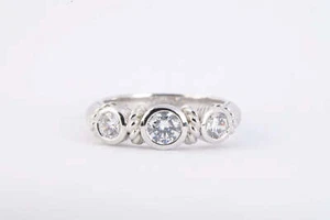 Anello in zirconi cubici argento 925 Judith Ripka 0,82 tcw taglia 8 (6,35 g) - Foto 1 di 5