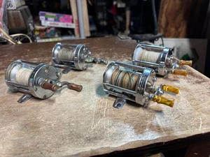 4 Vintage Pflueger Akron & SkilKast Angelrollen 1893 1893L 1953 - Bild 1 von 6