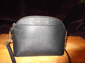 MICHAEL KORS " JET SET" BLACK STAFFIANO DOME SHAPE XBODY 9 x 7 x 3.5 - Picture 1 of 7