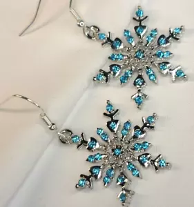 Gioielli Moda, Orecchini Fiocchi di Neve Scintillanti, Cristalli Blu Ghiaccio set in Argento NUOVI - Foto 1 di 11