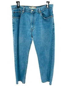 Levis 505 Men's Regular Fit Size 38x32 Medium Wash Jeans - Picture 1 of 9