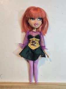 Bratz Masquerade Finora Witch Doll 10" in original outfit C191 - Picture 1 of 9