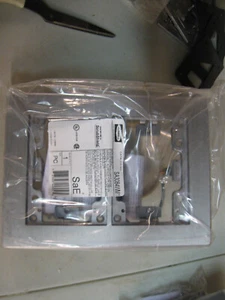 HUBBELL Scrubshield SA3084WM1 - Picture 1 of 1