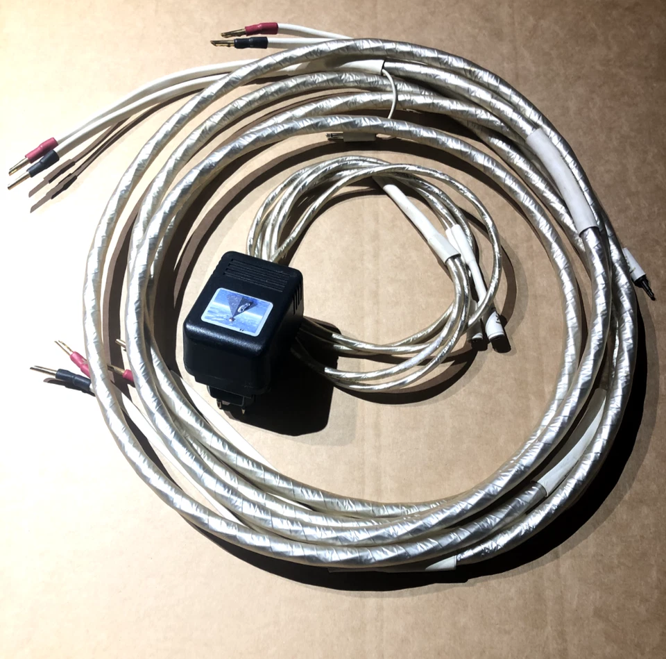 Synergistic Research Alpha Quad X Series – Aktive Lautsprecherkabeln  - Bild 1 von 4