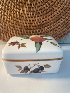 Vintage Royal Worcester Arden Fruits Fine Bone China Trinket Box Inghilterra - Foto 1 di 8