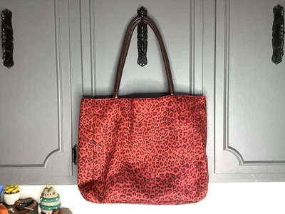 "Bolso de Mano Neiman Marcus Rojo Estampado Animal Leopardo/Guepardo 15""x11""x5""" Foto 1 de 4