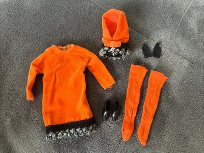 De colección Barbie Francie Naranja Acogedor Vestido Sombrero #1263 Medias Calcetines Zapatos Sombrero Foto 1 de 4