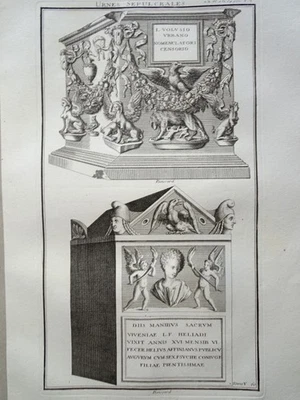 Urne röm. Grabstein Architektur Nekropole Greifvogel Montfaucon Kupferstich 1722 - Bild 1 von 2