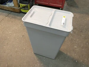 Hallbar 9 Gallonen Mülleimer und passender Deckel Ikea - Bild 1 von 4
