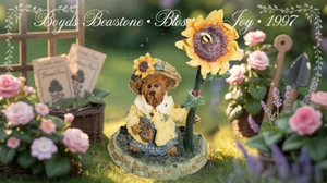 Blossom's Bloom: Boyds Bearstone • Berry Joy • Garden Whimsy • Figurine Folklore - Picture 1 of 2