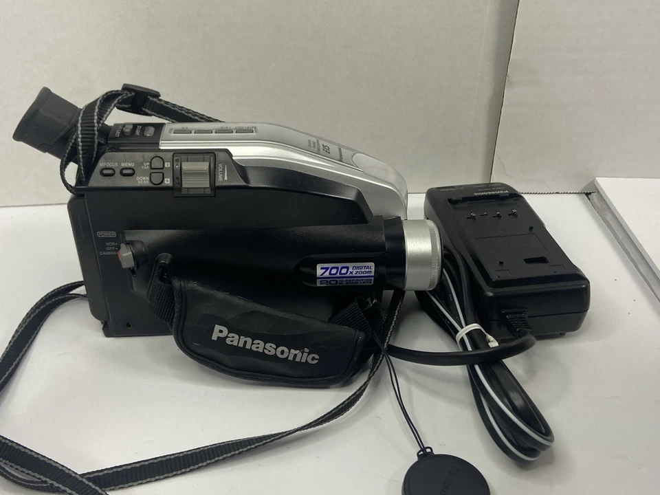 Panasonic PV-L354D VHS-C Camcorder TESTED AND WORKING READ DESCRIPTION - Image 1 of 4
