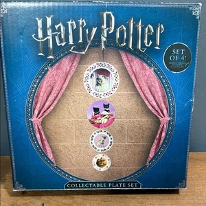 Harry Potter Professor Dolores Umbridge set of 4 Cat Plates Loot Crate retired - Picture 1 of 12
