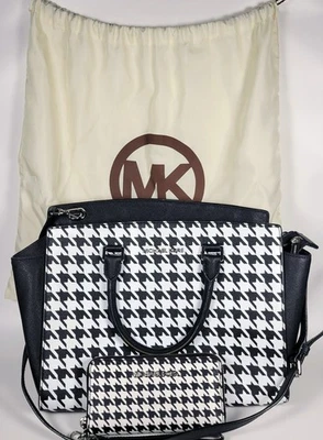Bolsa satchel Michael Kors Selma preta e branca Houndstooth com carteira + bolsa de pó - Imagem 1 de 4