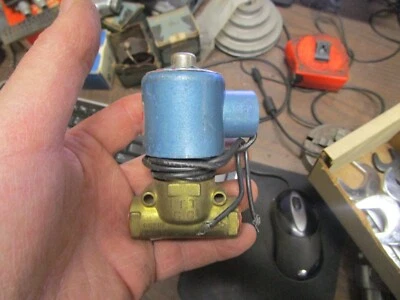 Electroválvula NOS ITT Cat No K21AA1332 120 V 125 PSI 3/8" NPT EE. UU. Foto 1 de 4