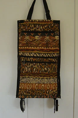  FOLDING ROLLING SUIT CASE CARRY ALL  LEOPARD ANIMAL PATTERN - Image 1 of 4