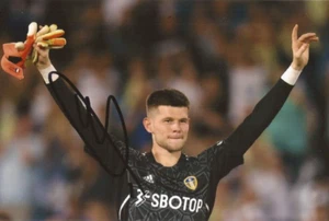 LEEDS UNITED: ILLAN MESLIER SIGNIERT 6x4 ACTION FOTO + COA - Bild 1 von 1