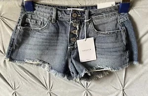 KanCan Womens Medium Shorts Mid Rise Frayed Hem Distressed NWT - Picture 1 of 6