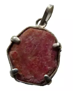 colgante de hexágono de rubi en bruto plata 925 - Imagen 1 de 8