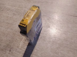 PILZ PNOZ S6.1 751156 SAFETY RELAY [NEW] - Picture 1 of 6