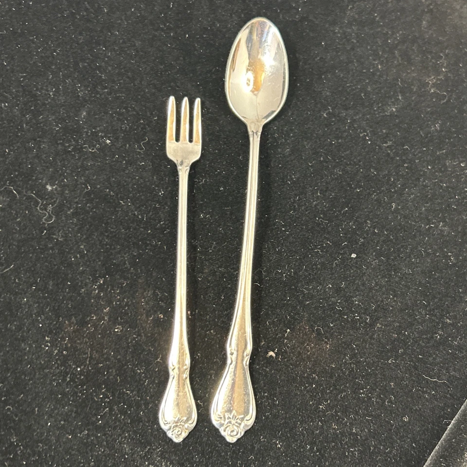 Oneida ARBOR TRUE ROSE 1881 Rogers Aço Inoxidável - COLHER DE CHÁ GELADA E GARFO DE COQUETEL - Imagem 1 de 4