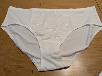 Warner's Blissful Benefits Size 2 XL Tummy Smoothing Hipster Panties White  - Image 1 of 4