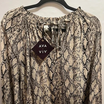 Blusa de mujer Ava & Viv con estampado de piel de serpiente cuello atado manga larga talla grande 2X Foto 1 de 4