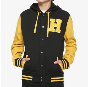 Felpa con cappuccio Harry Potter Movie Tassorosso Nero e Giallo "H" Patch Varsity Nuova - Foto 1 di 2