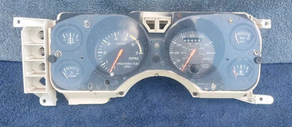 Cuadro medidor velocímetro 83 84 1985 1986 Ford Mustang 7 k velocímetro E4ZX-10C956-A 93 k Foto 1 de 3