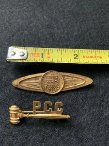 1920's PITTSBURGH, PA Coat Of Arms Crest Seal + Courthouse - Lot of 2 Pins - Picture 1 of 9