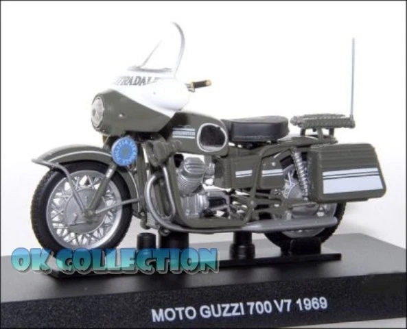 Modellino Motorcycle scala 1:24 POLIZIA ITALIANA MOTO GUZZI 700 V7 - 1969 - Immagine 1 di 1