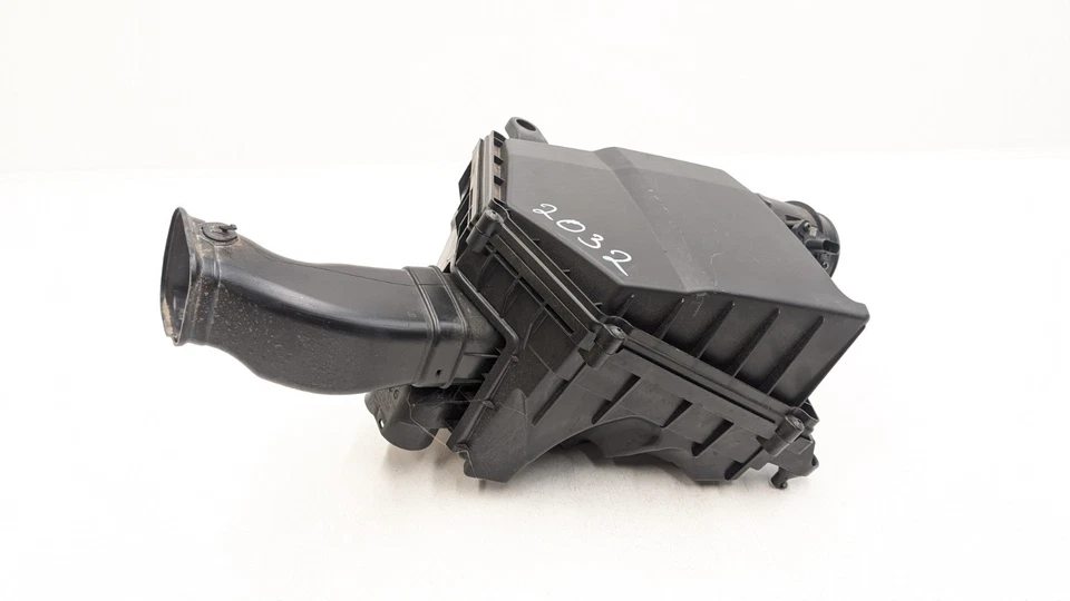 CAJA FILTRO AIRE VOLVO XC60 MK2 CARCASA 2.0 PHEV 31370229 2024 Foto 1 de 4