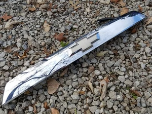 2010-2017 Equinox OEM Rear Chrome Trunk Trim w/ Back-Up Camera & Lights - Foto 1 di 14