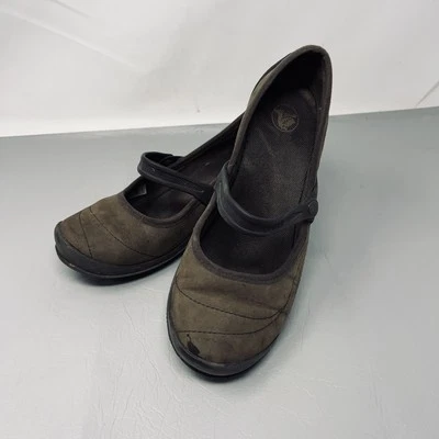 Zapatos Crocs Mary Jane para mujer talla 9 marrón gamuza cómodos informales correa plana Foto 1 de 4