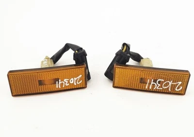 Par de marcadores de parachoques delanteros OEM 2002 Maserati Spyder CC Foto 1 de 4