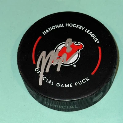 JACK HUGHES Signed New Jersey DEVILS Official GAME Puck Beckett (BAS) - Image 1 of 3